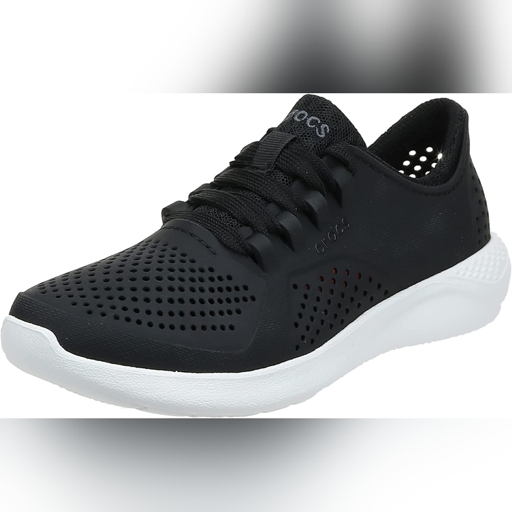 Crocs size 8 sneakers